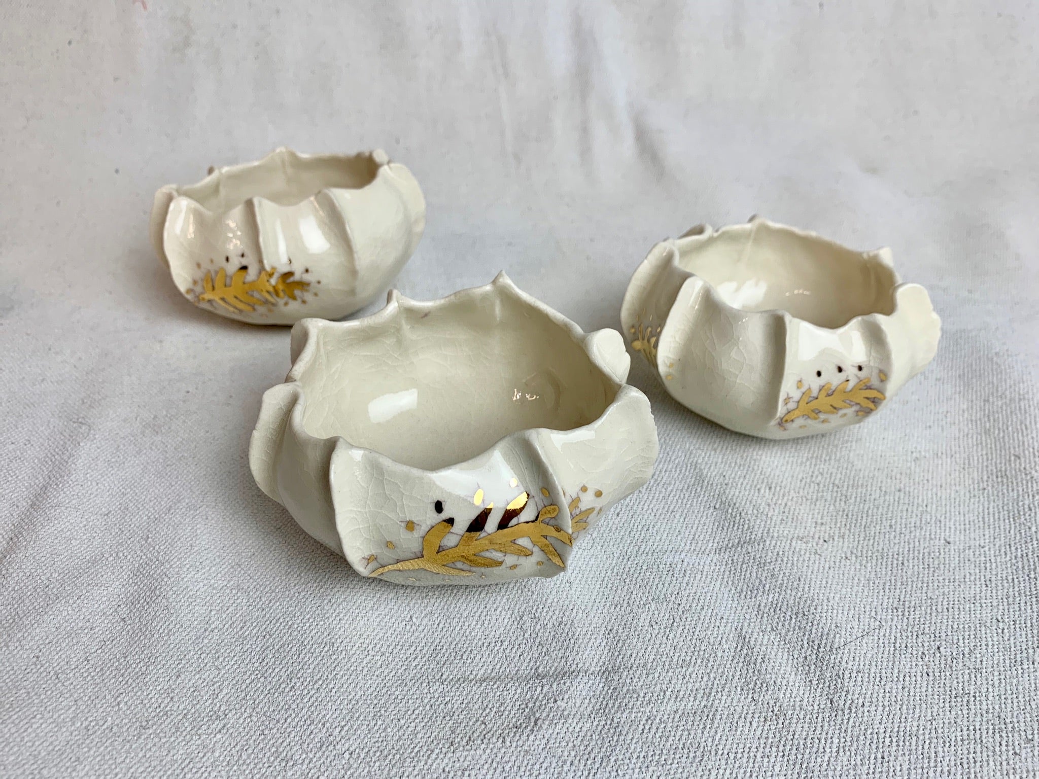 Doye Ceramic Pinch Bowls - Gold Leaf